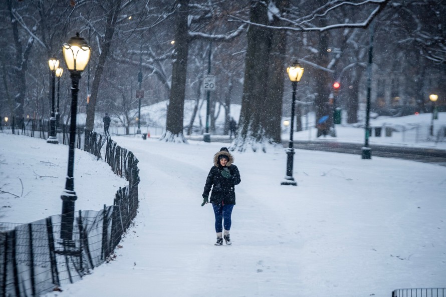 Tuyết bao phủ tại thành phố New York, Mỹ ngày 16/1/2024. Ảnh: New York Times.
