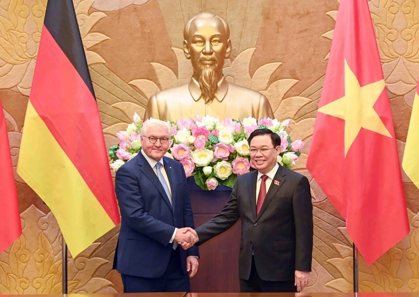 Chủ tịch Quốc hội Vương Đình Huệ với Tổng thống Cộng hòa Liên bang Đức Frank-Walter Steinmeier. Ảnh: Phạm Kiên/TTXVN.