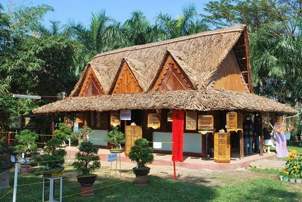 Hội An: Khám phá Di sản nghề làm nhà bằng tre, dừa