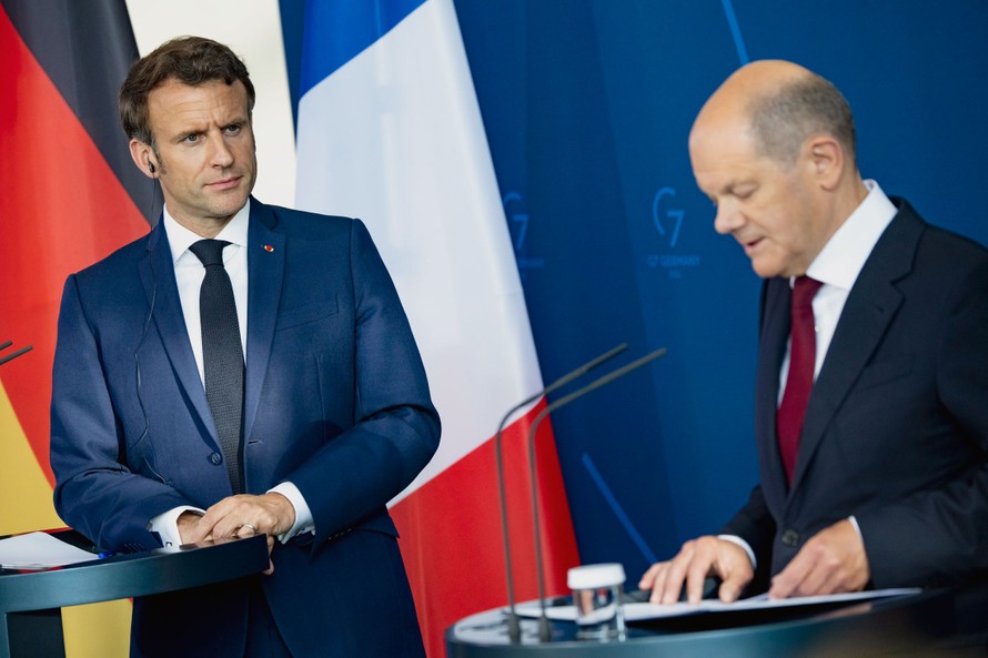Tổng thống Pháp Macron và Thủ tướng Đức Scholz.