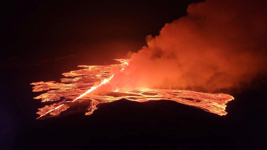 Núi lửa ở Iceland lại "thức giấc"