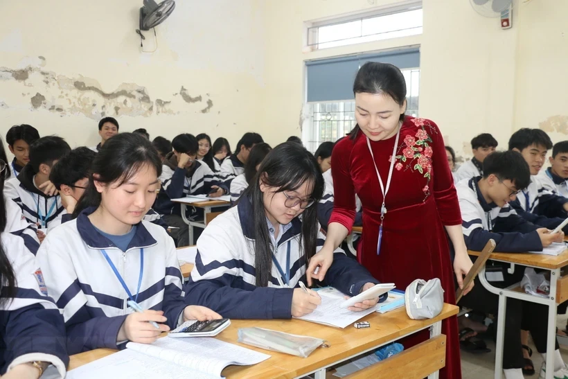 Thủ đô Hà Nội sẽ tổ chức khảo sát học sinh lớp 12