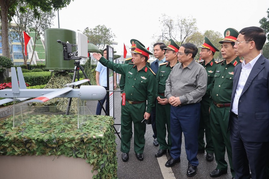 Thủ tướng Chính phủ Phạm Minh Chính làm việc tại Tập đoàn Viettel về chương trình T-09