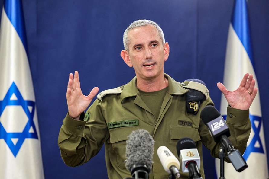 Chuẩn Đô đốc Daniel Hagari, người phát ngôn quân đội Israel. Ảnh: Politico.