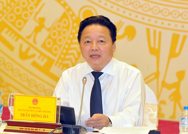 Bộ trưởng Bộ TN&MT Trần Hồng Hà trả lời câu hỏi của phóng viên báo Người Lao động TP.HCM tại buổi họp báo Chính phủ thường kỳ chiều 3/10.