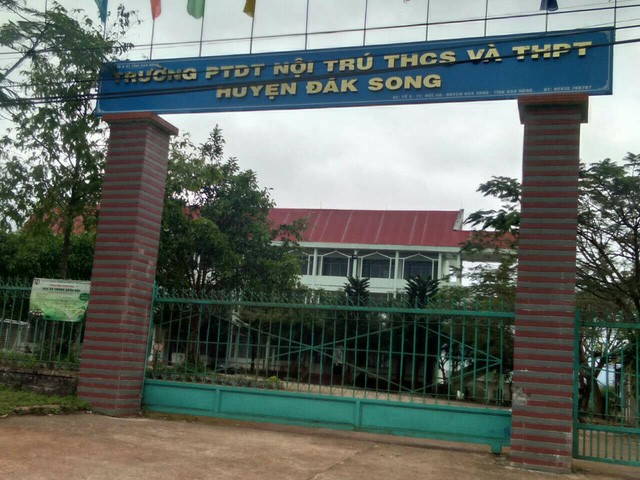 Trường DTNT huyện Đắk Song nơi ông Nam công tác.