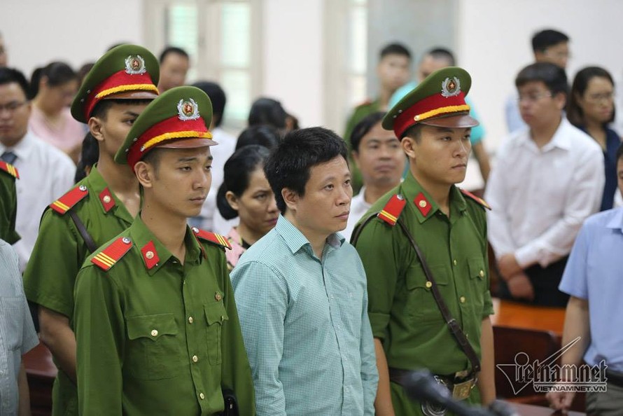 Hà Văn Thắm tại phiên tòa sơ thẩm. 