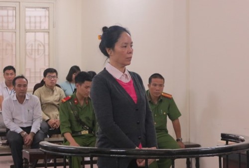  Bị cáo Phan Thúy Mai tại phiên tòa xét xử.