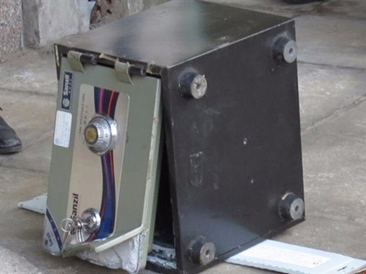 Gần nửa tỷ đồng trong két sắt UBND xã bị lấy cắp. 