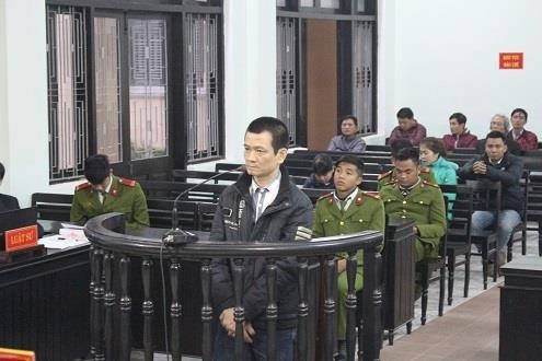 Bị cáo Hùng tại phiên tòa xét xử.