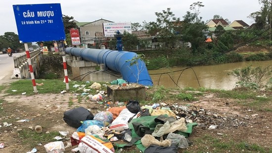 Nghệ An: Sông Đào ô nhiễm, ảnh hưởng đến nguồn nước sạch của người dân