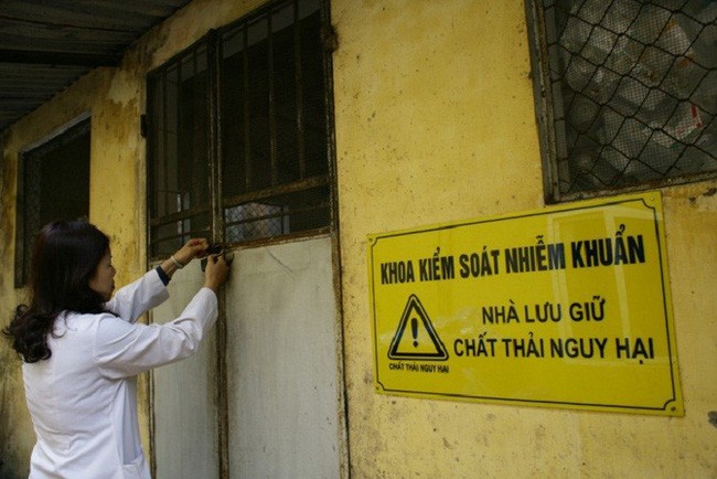 Hà Nội xử phạt nặng các bệnh viện xả chất thải nguy hại ra môi trường