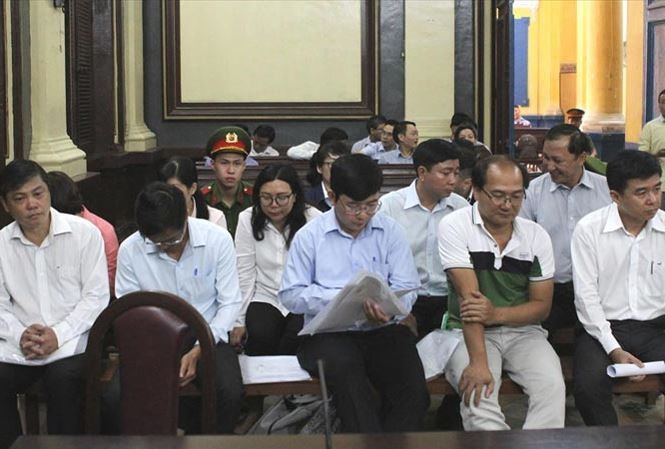 Nhiều bị cáo là nguyên lãnh đạo Navibank tại tòa. Ảnh: Tân Châu.