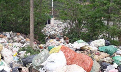 Rác thải tại bãi rác Phượng Thanh