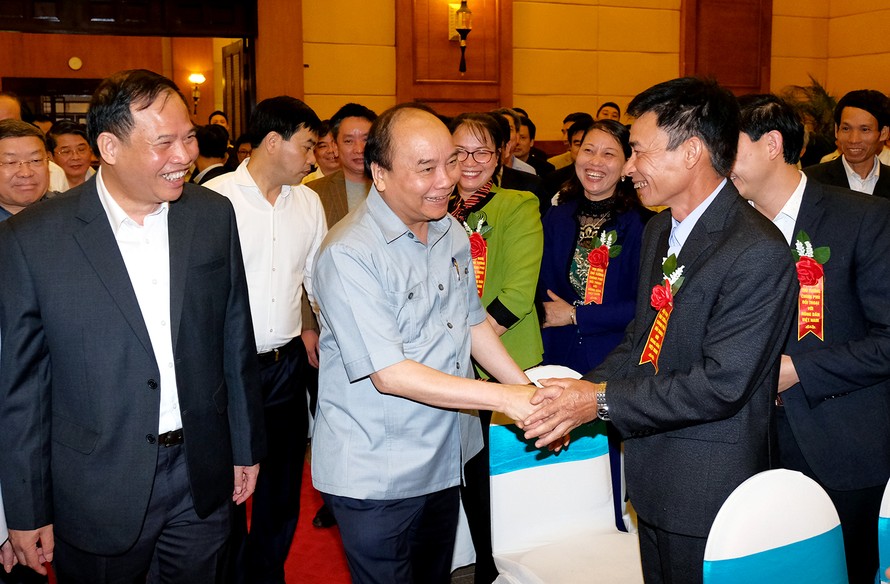 Thủ tướng Nguyễn Xuân Phúc cùng các đại biểu dự Hội nghị