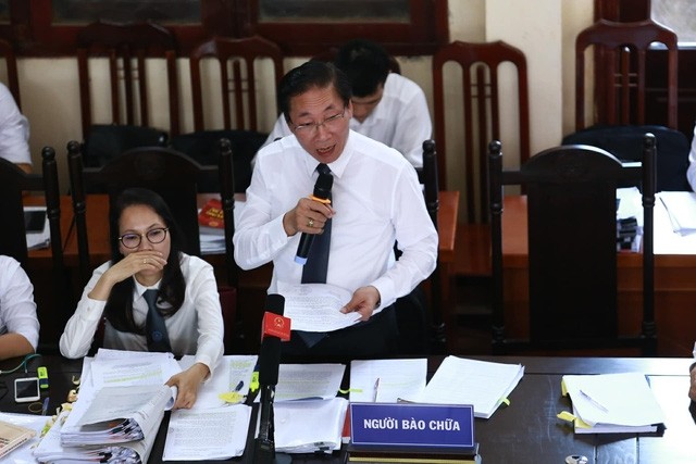 Luật sư Nguyễn Văn Chiến - người bào chữa cho bị cáo Hoàng Công Lương tỏ ra