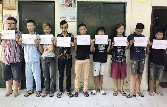 Nhóm cướp "nhí" đã bị tạm giữ để phục vụ công tác điều tra các vụ cướp liên hoàn tại TP Hồ Chí Minh. Ảnh: CTV