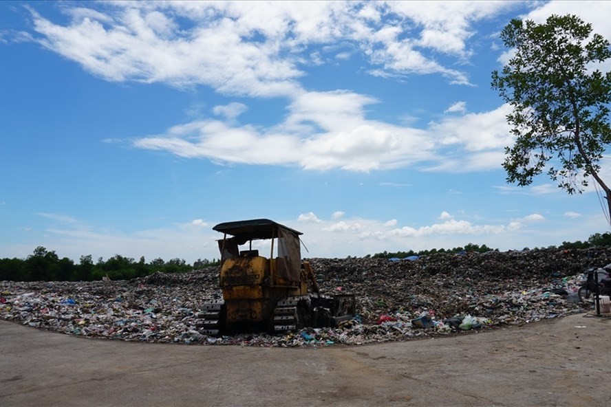 Bãi rác Nghĩa Kỳ đang gây ra ô nhiễm cho người dân sống quanh đó, buộc họ phải lên tiếng phản đối.