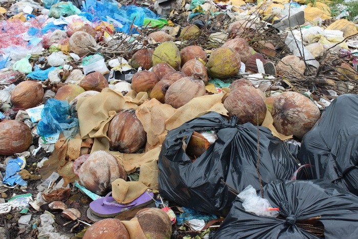 Lượng rác thải càng ngày càng lớn, khiến người dân vô cùng bức xúc
