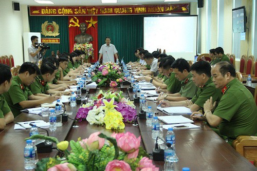 Thượng tướng Lê Quý Vương chỉ đạo ban chuyên án trong sáng 19/8. Ảnh: Trí Thức Trẻ.