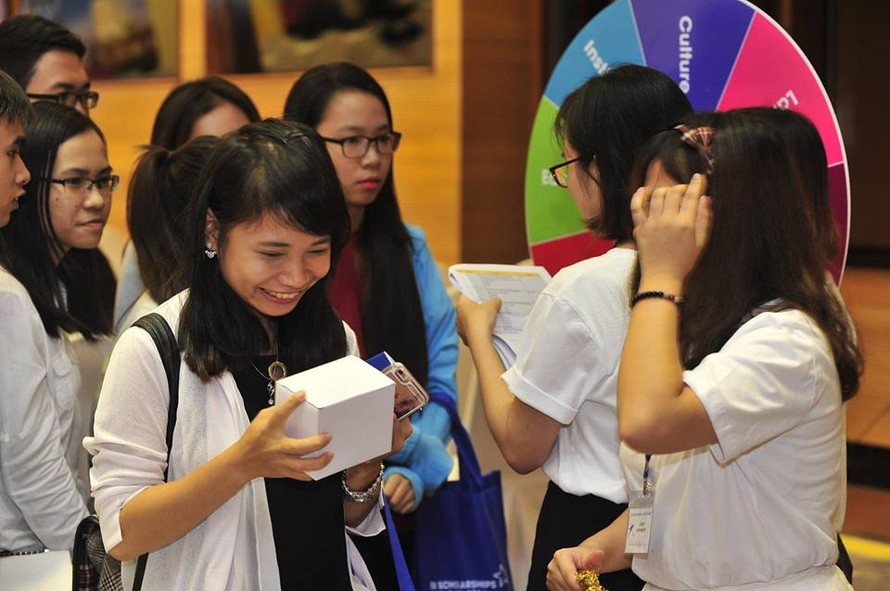 Các bạn trẻ Việt Nam có cơ hội được tư vấn và học tập ở những nền giáo dục hàng đầu châu Âu và thế giới