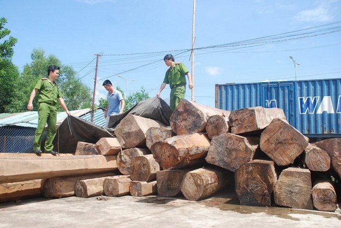 Khai trừ khỏi Đảng 2 cán bộ ở Đắk Lắk do liên quan đên vụ vận chuyển gỗ. 