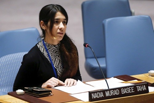 Nadia Murad phát biểu tại cuộc họp của Hội đồng Bảo an Liên Hợp Quốc ở New York, Mỹ tháng 12/2015