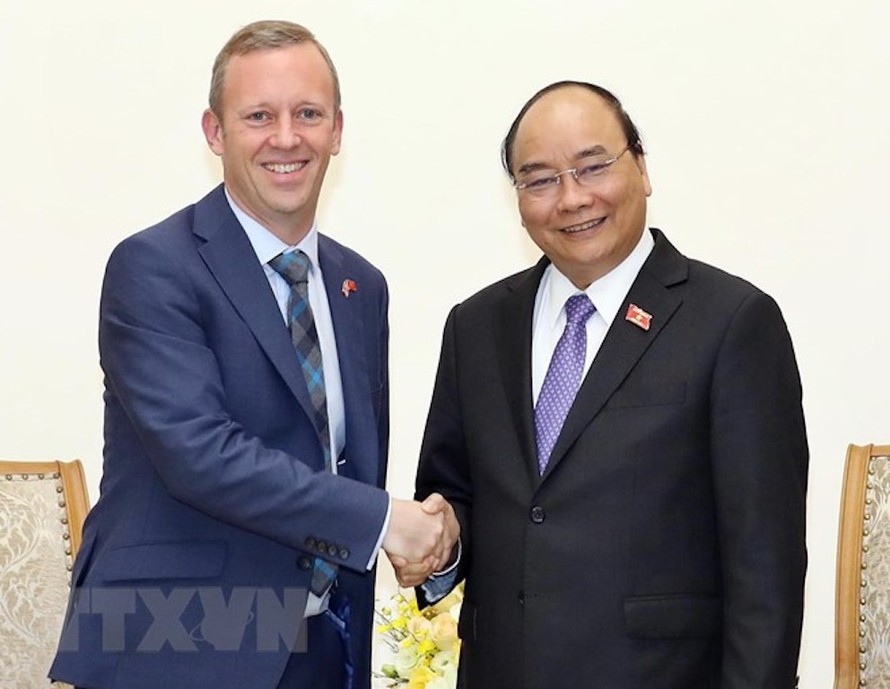 Thủ tướng Nguyễn Xuân Phúc tiếp Đại sứ Gareth Ward