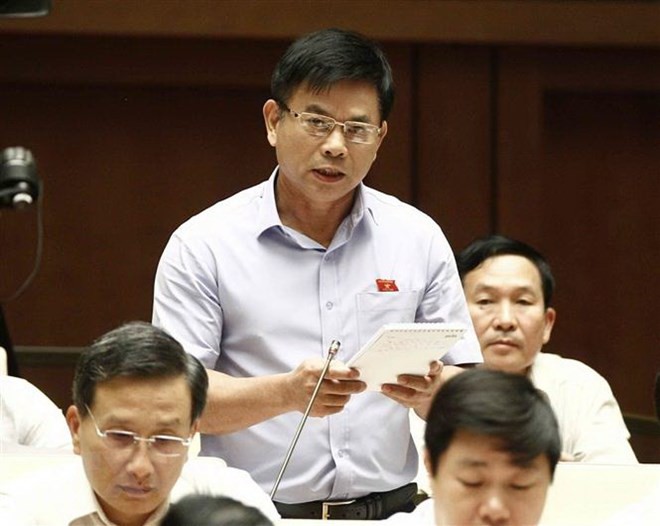 Đại biểu Quốc hội tỉnh Bình Dương Nguyễn Thanh Hồng chất vấn các thành viên Chính phủ