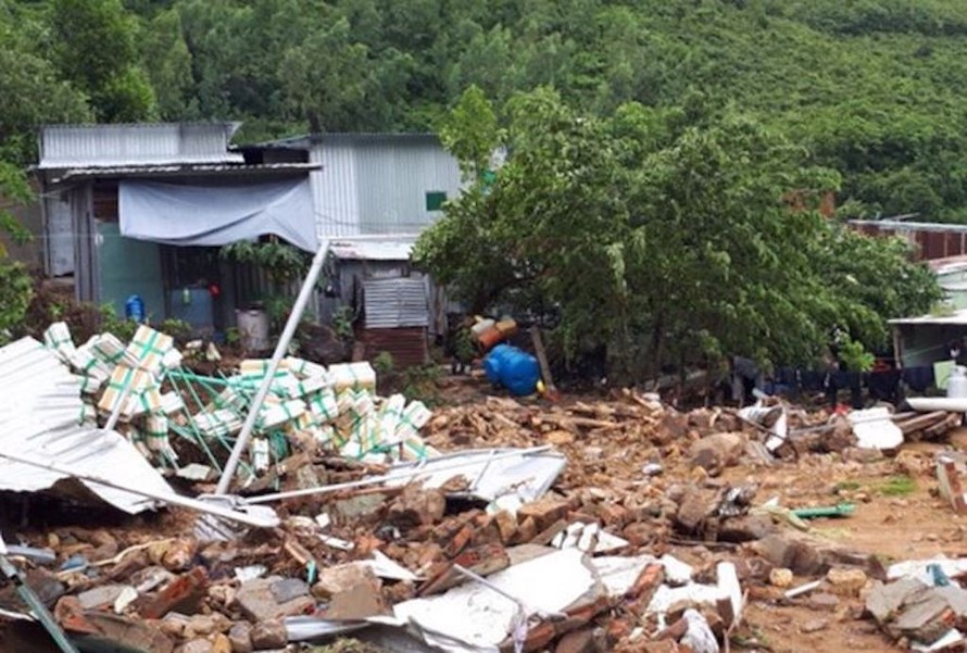 Vì sao mưa lũ gây thiệt hại nặng nề ở Khánh Hòa?