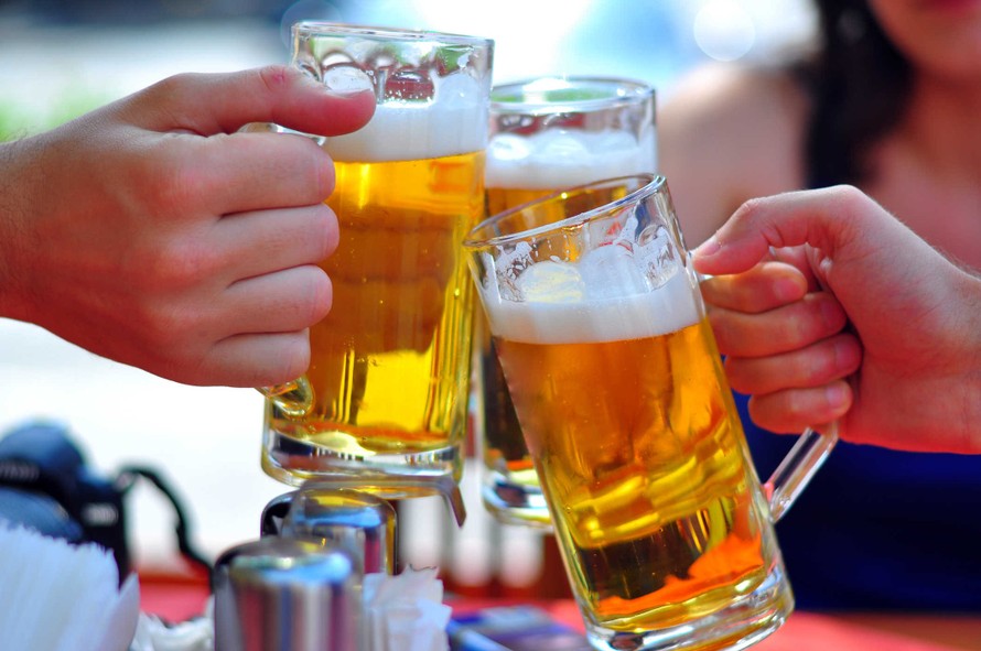 Ngày Tết, đừng say!: Cách 'phòng thủ' tác hại của rượu bia