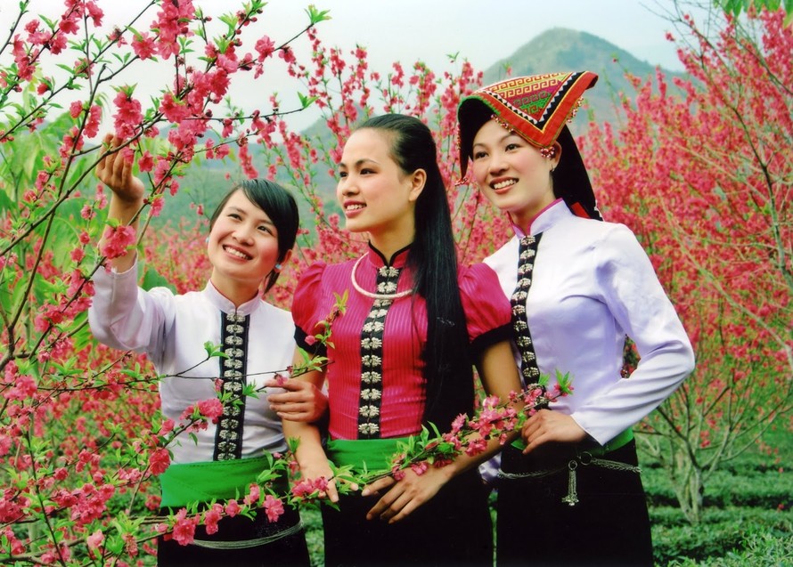 Trang phục truyền thống của con gái dân tộc Thái 