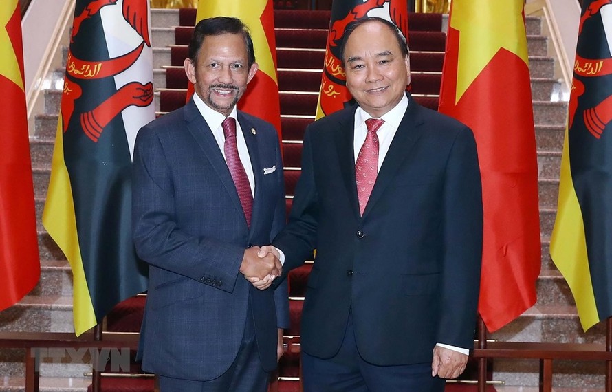Thủ tướng Nguyễn Xuân Phúc đón, hội kiến với Quốc vương Brunei Darussalam Sultan Haji Hassanal Bolkiah.