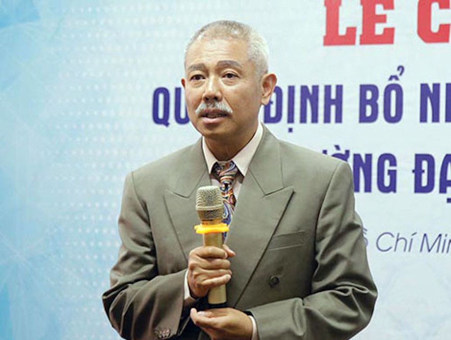 GS Trương Nguyện Thành nhận quyết định bổ nhiệm Phó hiệu trưởng.