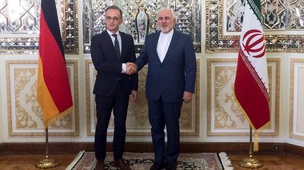 Ngoại trưởng Iran Javad Zarif (phải) và người đồng cấp Đức Heiko Maas. (Nguồn: Reuters)
