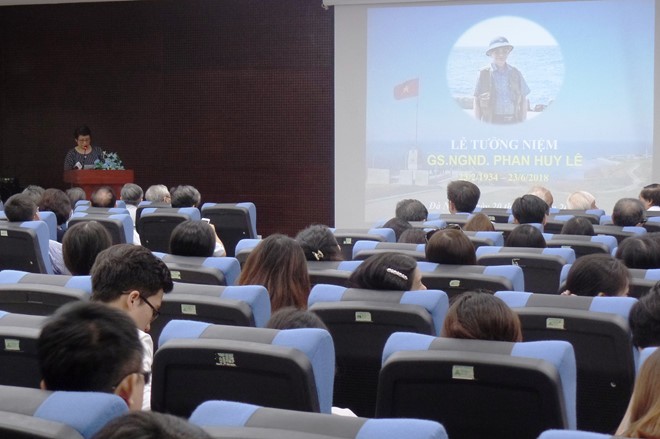 Tại hội thảo, ông Bùi Văn Tiếng, Chủ tịch Hội Khoa học Lịch sử TP.Đà Nẵng đã kiến nghị đưa kiến thức lịch sử Hoàng Sa vào bộ sách giáo khoa mới