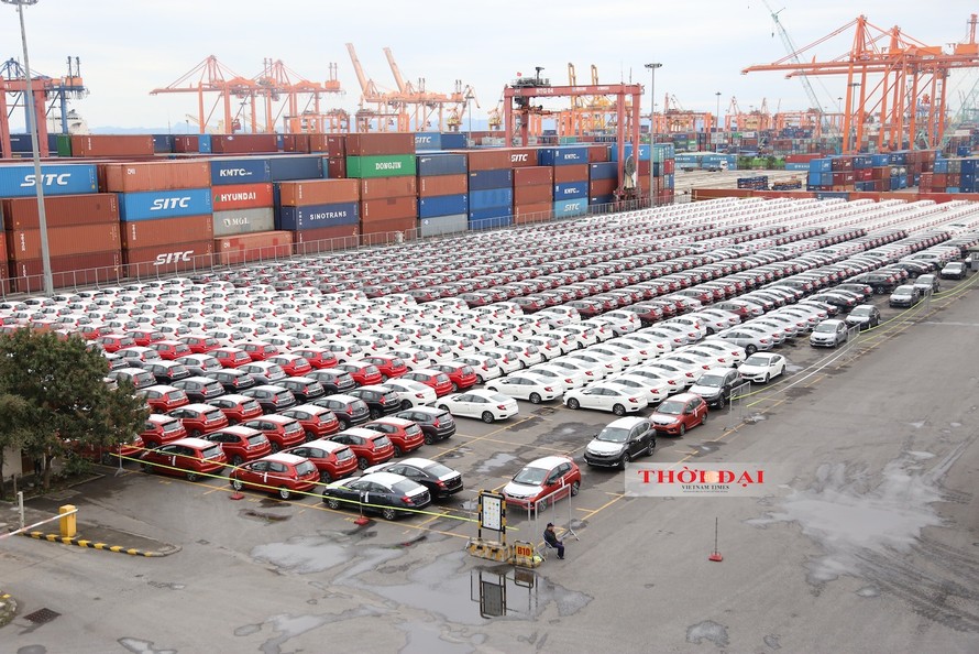 Mỗi ngày Việt Nam nhập khẩu gần 430 xe ô tô - Ảnh H.C