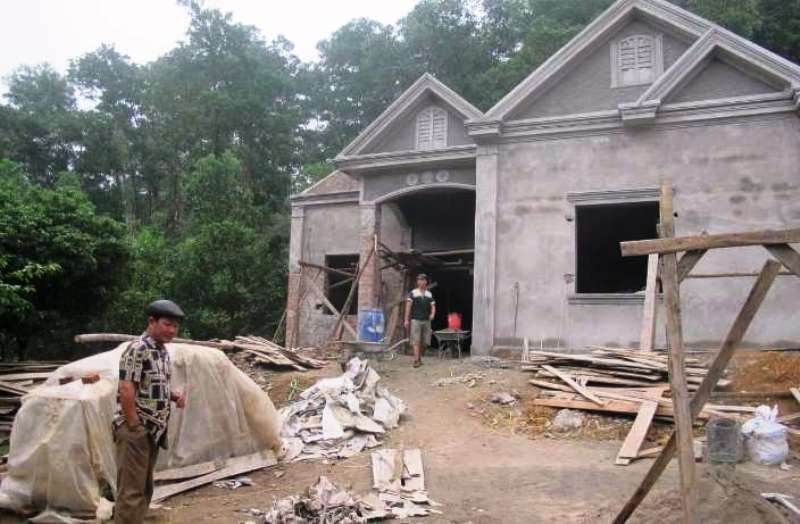 Một công trình xây dựng tại Đội 4 thôn Minh Tân bị chính quyền yêu cầu đình chỉ thi công