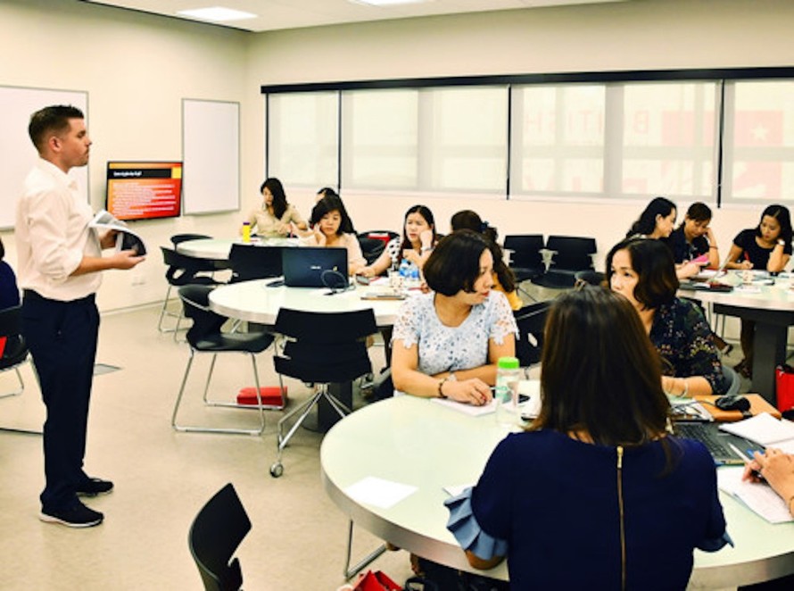 Khoảng 450 hiệu trưởng và giáo viên cốt cán của Hà Nội sẽ được trang bị kiến thức về quản lý giáo dục, về quản trị nhà trường theo phương pháp hiện đại.