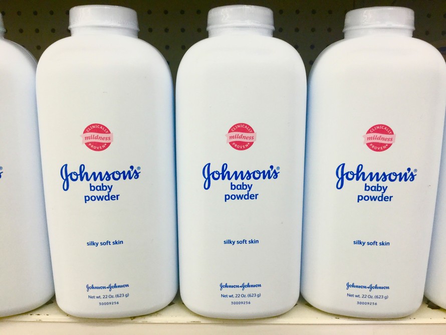 Johnson & Johnson thu hồi 33.000 chai bột phấn trẻ em vì nghi chứa chất gây ung thư