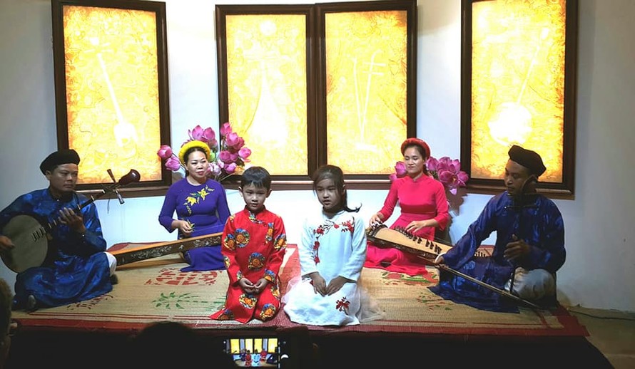 Ca Huế là một di sản văn hóa độc đáo của cố đô Huế.