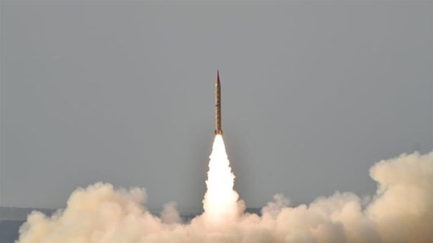 Tên lửa Shaheen có thể mang cả đầu đạn hạt nhân với tầm bắn tới 650km. (Nguồn: Reuters)