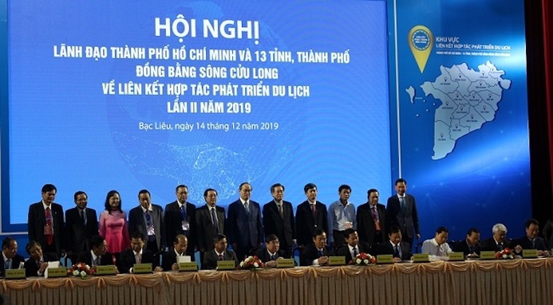 Đại diện TP Hồ Chí Minh và 13 tỉnh, thành ĐBSCL kí kết hợp tác phát triển du lịch trong ngày 14/12