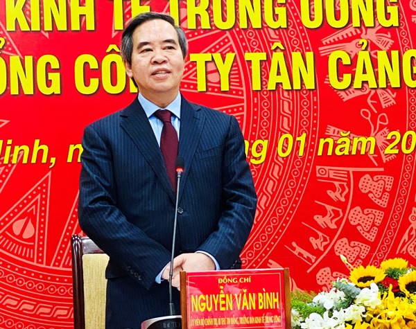 Đồng chí Nguyễn Văn Bình tại buổi làm việc với Tổng Công ty Tân Cảng Sài Gòn.
