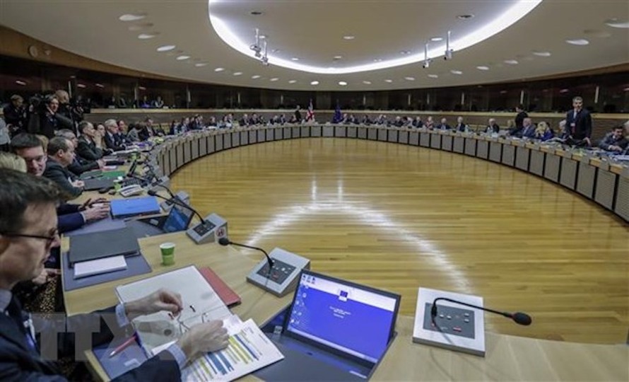 46 nhân viên EU ở nhà theo dõi sức khỏe sau ca nhiễm COVID-19 thứ 2