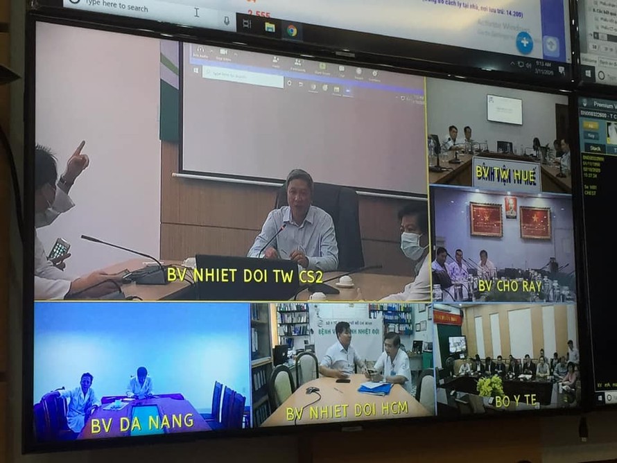 Thứ trưởng Nguyễn Trường Sơn giao ban trực tuyến về điều trị COVID-19 với các bệnh viện