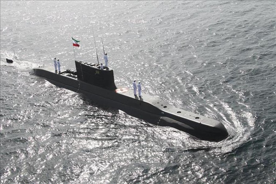 Tàu ngầm của hải quân Iran tham gia huấn luyện tại Vịnh Oman, ngày 22/2/2020. Ảnh minh họa: AFP/TTXVN