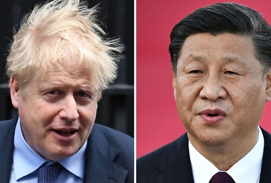 Thủ tướng Anh Boris Johnson (trái) và Chủ tịch Trung Quốc Tập Cận Bình