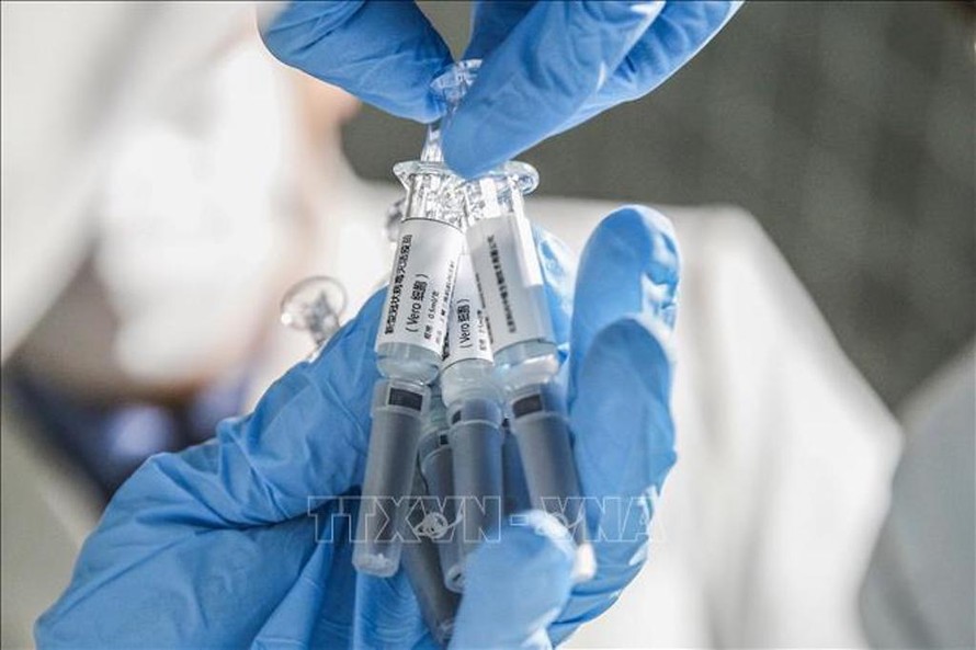 Vaccine phòng COVID-19 của công ty sinh học Sinovac ở Bắc Kinh, Trung Quốc. Ảnh: AFP/TTXVN