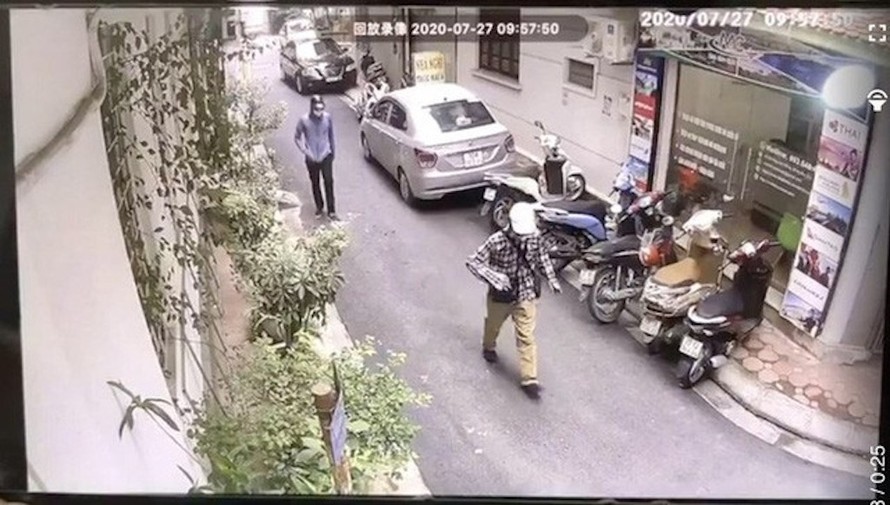 Đặc điểm nhận dạng hai đối tượng nổ súng cướp ngân hàng tại Hà Nội